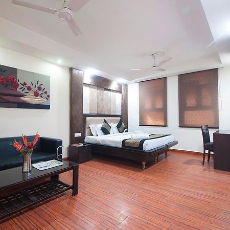 Hotel Apra Inn New Delhi Exteriör bild