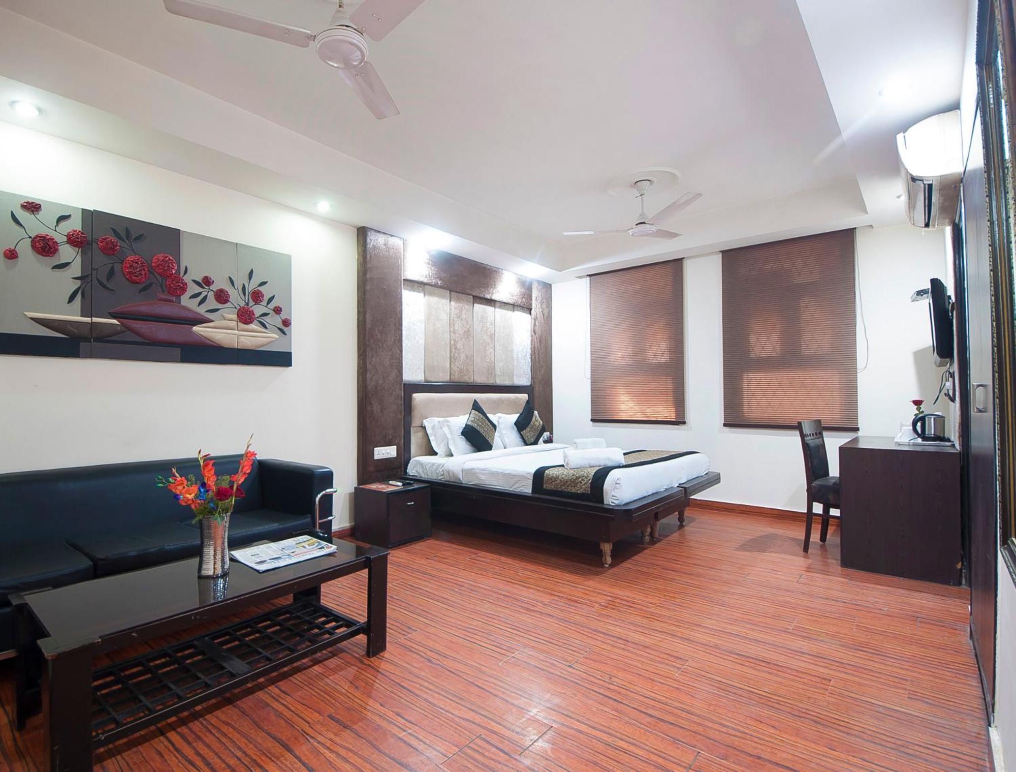 Hotel Apra Inn New Delhi Exteriör bild