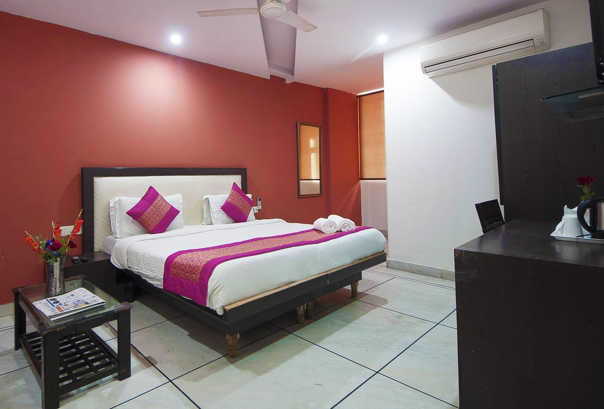 Hotel Apra Inn New Delhi Exteriör bild