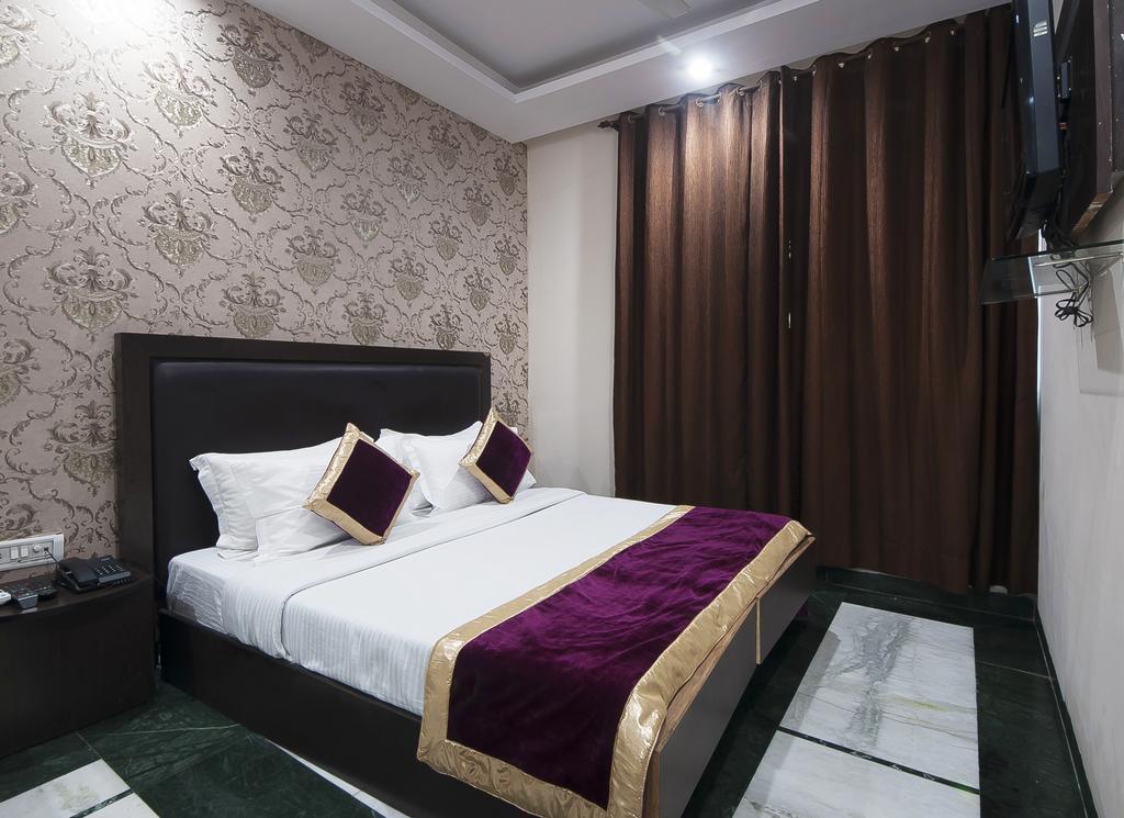 Hotel Apra Inn New Delhi Exteriör bild